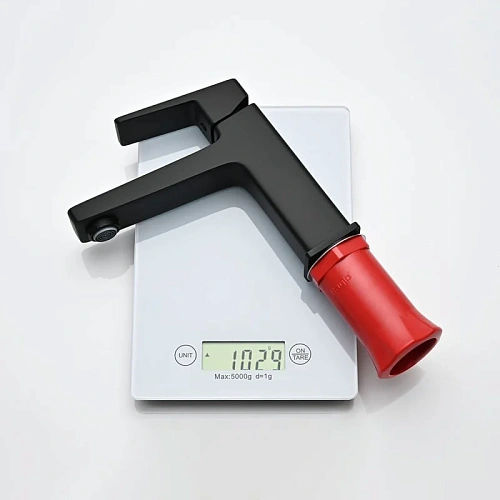 Смеситель для раковины Raglo R30.10.06, черный Смеситель для раковины Raglo R30.10.06, черный