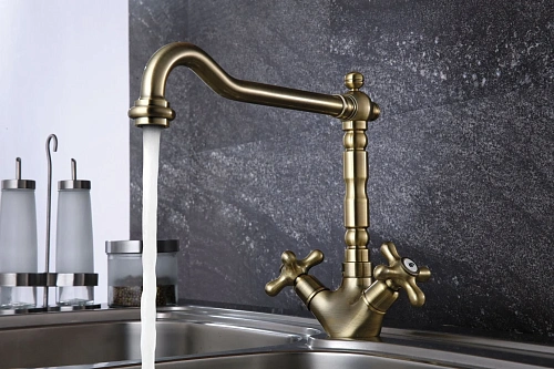 Смеситель для кухни Lemark Vintage LM2805B, бронза Смеситель для кухни Lemark Vintage LM2805B, бронза