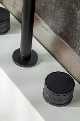 Смеситель для раковины Boheme PRESTIGE BLACK 152-B-PR Смеситель для раковины Boheme PRESTIGE BLACK 152-B-PR