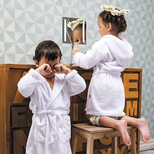 Зеркало косметическое WasserKRAFT K-1007 с LED-подсветкой, 3-х кратным увеличением хром Зеркало косметическое WasserKRAFT K-1007 с LED-подсветкой, 3-х кратным увеличением хром