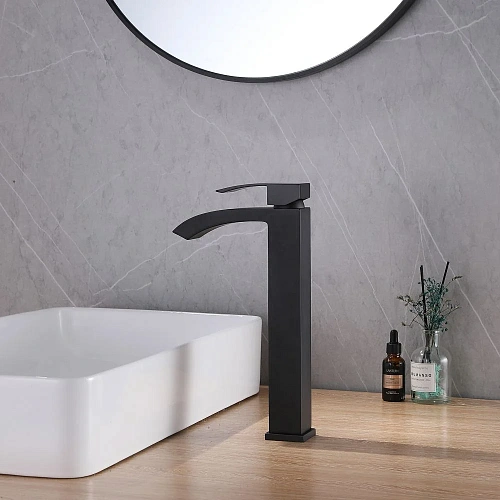 Смеситель для раковины ABBER Wasserfall AF8611B черный матовый Смеситель для раковины ABBER Wasserfall AF8611B черный матовый