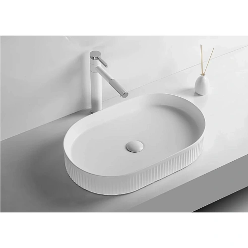 Раковина Ceruttispa CR8009 580х360х100 накладная, белая, овальная Раковина Ceruttispa CR8009 580х360х100 накладная, белая, овальная