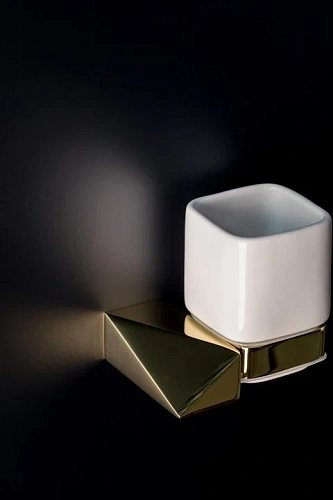 Дозатор жидкого мыла Boheme NEW VENTURO золото/черный 10317-G-B Дозатор жидкого мыла Boheme NEW VENTURO золото/черный 10317-G-B