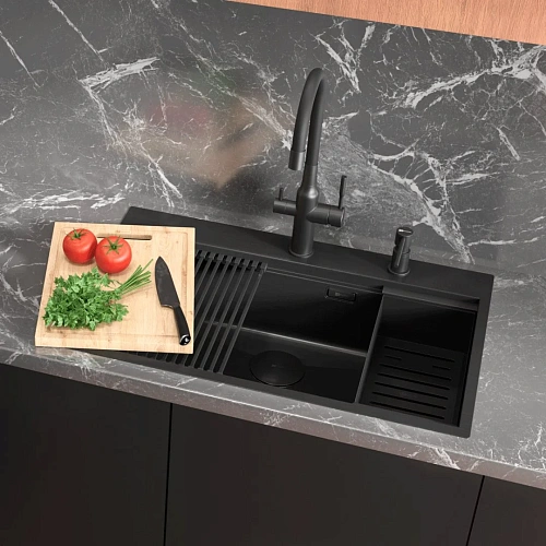 Кухонная мойка Lemark IORDANA 780 из нержавеющей стали с аксессуарами в комплекте: ролл-мат, коландер, разделочная доска, черный матовый 9932120 Кухонная мойка Lemark IORDANA 780 из нержавеющей стали с аксессуарами в комплекте: ролл-мат, коландер, разделочная доска, черный матовый 9932120