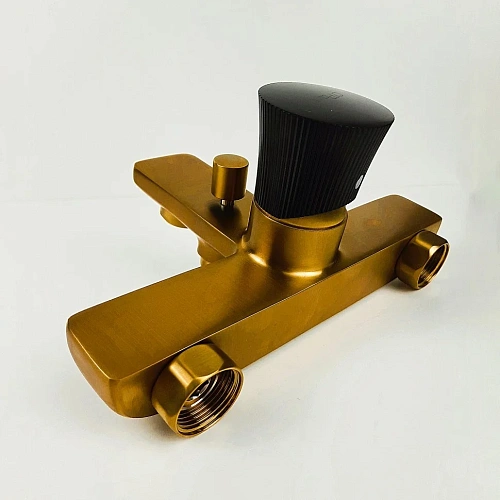 Смеситель для ванны Paini Domus 18PJ111PZ без аксессуаров, матовое золото PVD Смеситель для ванны Paini Domus 18PJ111PZ без аксессуаров, матовое золото PVD