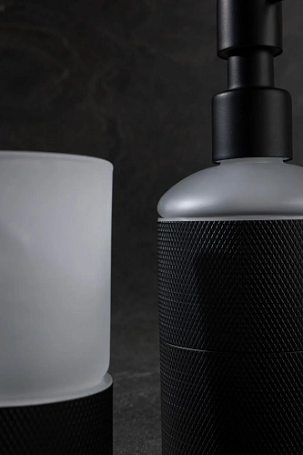 Дозатор жидкого мыла Allen Brau Allen Brau Priority 6.31A06-31 черный матовый Дозатор жидкого мыла Allen Brau Allen Brau Priority 6.31A06-31 черный матовый