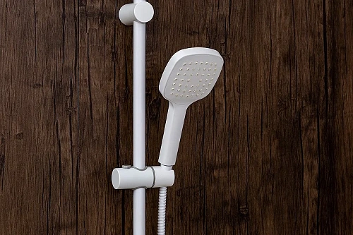 Душевая система Orange Karl M05-934w с изливом, белый Душевая система Orange Karl M05-934w с изливом, белый