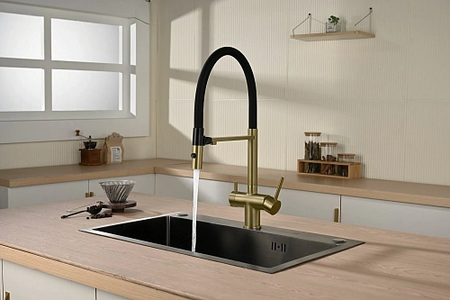 Смеситель для кухни Vincea VKF-120BG, брашированное золото Смеситель для кухни Vincea VKF-120BG, брашированное золото