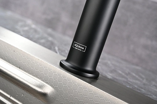 Смеситель для кухни AQUAme Cucina AQM9905MB с выдвижным изливом, с подключением к фильтру с питьевой водой, черный матовый Смеситель для кухни AQUAme Cucina AQM9905MB с выдвижным изливом, с подключением к фильтру с питьевой водой, черный матовый