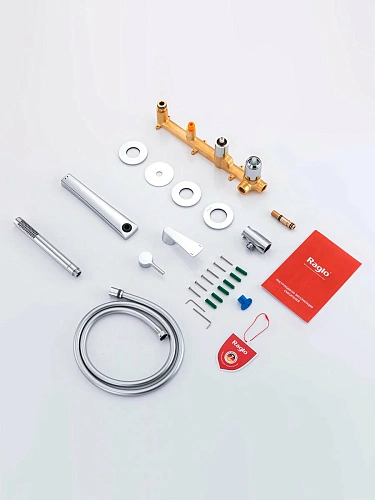 Смеситель для ванны Raglo R07.32 встраиваемый, излив монолитный 20 см, хром Смеситель для ванны Raglo R07.32 встраиваемый, излив монолитный 20 см, хром