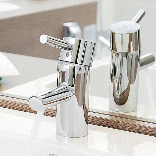 Смеситель для раковины Grohe Essence 33532000 Смеситель для раковины Grohe Essence 33532000