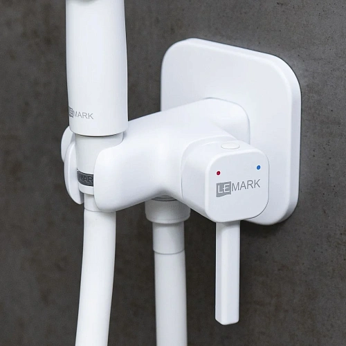 Гигиенический душ Lemark Solo LM7165MW, встраиваемый, белый Гигиенический душ Lemark Solo LM7165MW, встраиваемый, белый