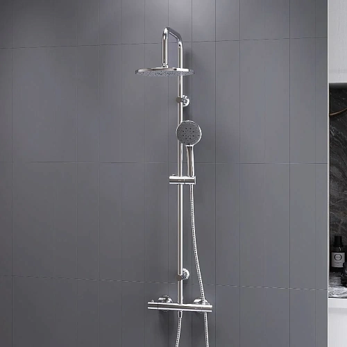 Душевая система Dorff Futura D0710400 с термостатом, хром Душевая система Dorff Futura D0710400 с термостатом, хром