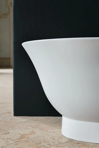 Ванна из искусственного камня Laufen The New Classic 190х90 2.2085.2.000.000.1 Ванна из искусственного камня Laufen The New Classic 190х90 2.2085.2.000.000.1