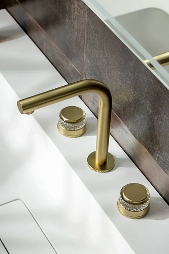 Смеситель для раковины Boheme AURA MAT GOLD 152-MG-A Смеситель для раковины Boheme AURA MAT GOLD 152-MG-A