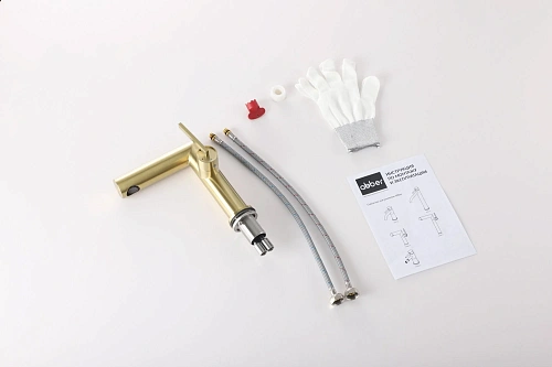 Смеситель для раковины ABBER Perfekte 316 AF8A10BG золото брашированное Смеситель для раковины ABBER Perfekte 316 AF8A10BG золото брашированное