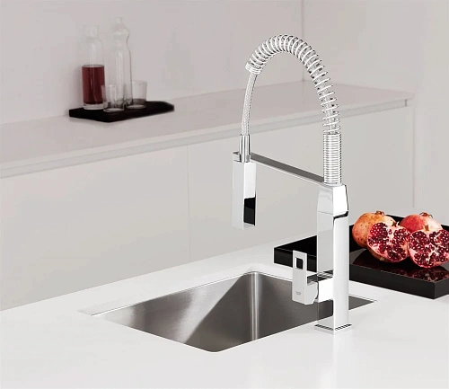 Смеситель для кухни GROHE Eurocube профессиональный, хром (31395000) Смеситель для кухни GROHE Eurocube профессиональный, хром (31395000)