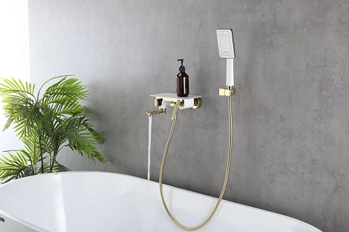 Смеситель для ванны Lemark Mista LM6414WG, белый/золото Смеситель для ванны Lemark Mista LM6414WG, белый/золото