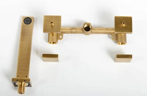 Смеситель для раковины CEZARES UNIKA UNIKA-BLI3-03/24 Золото Смеситель для раковины CEZARES UNIKA UNIKA-BLI3-03/24 Золото