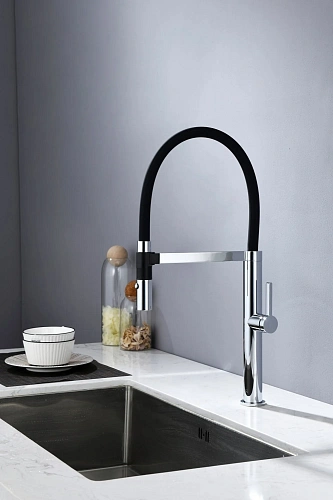 Смеситель для кухни AQUAme Cucina AQM9904CR с гибким изливом, хром Смеситель для кухни AQUAme Cucina AQM9904CR с гибким изливом, хром