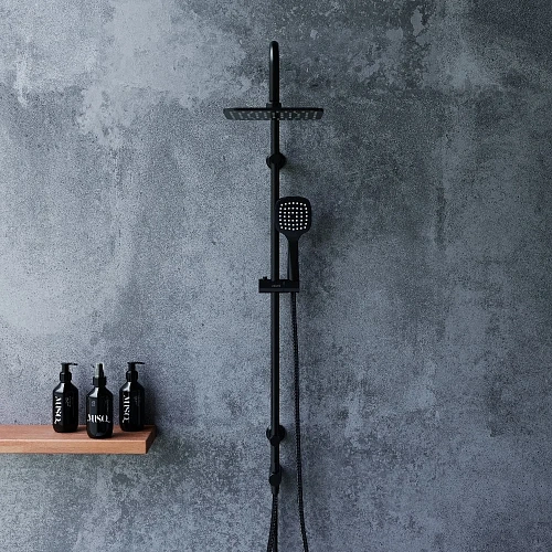 Душевая система Dorff Norma D0712020 с квадратными лейками, черный Душевая система Dorff Norma D0712020 с квадратными лейками, черный