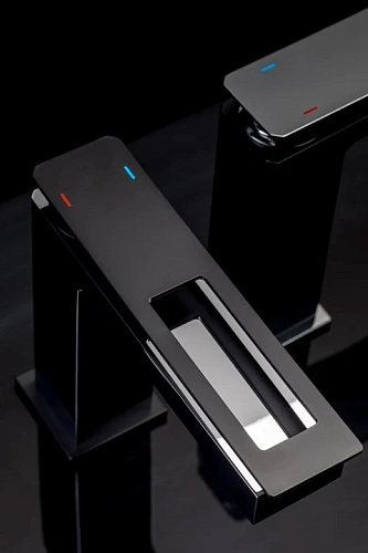 Смеситель для раковины Boheme BlackChrome 142-BCR Смеситель для раковины Boheme BlackChrome 142-BCR