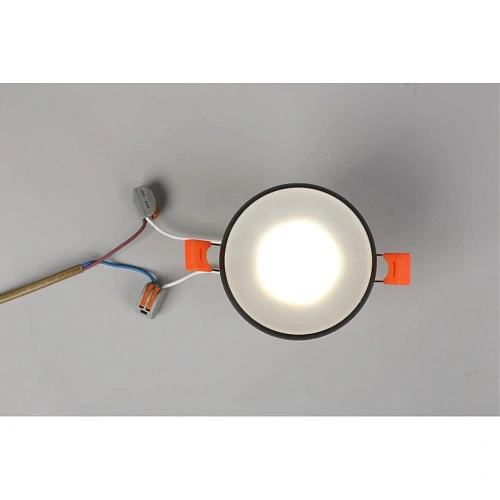 Светильник встраиваемый-накладной Omnilux Genova OML-102819-01 Светильник встраиваемый-накладной Omnilux Genova OML-102819-01