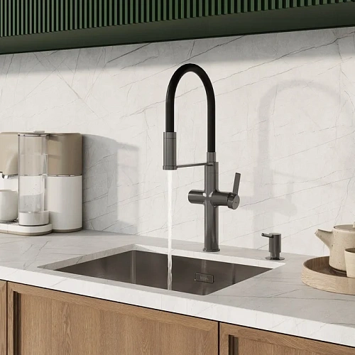 Смеситель для кухни IDDIS Ikon (IKNGMFFi05) под фильтр с гибким изливом, графит Смеситель для кухни IDDIS Ikon (IKNGMFFi05) под фильтр с гибким изливом, графит