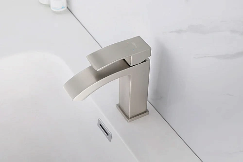 Смеситель для раковины ABBER Wasserfall AF8610SP сатин Смеситель для раковины ABBER Wasserfall AF8610SP сатин