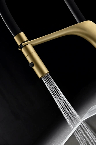 Смеситель для кухни Vincea VKF-115BG, брашированное золото Смеситель для кухни Vincea VKF-115BG, брашированное золото