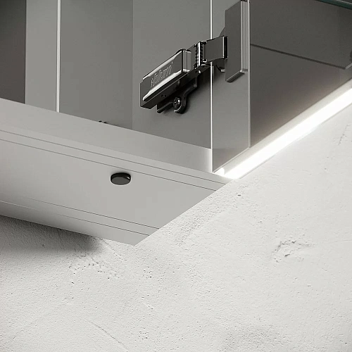 Зеркальный шкаф Sancos Evoke SC8080 800x700х136 мм из алюминия с LED подсветкой Зеркальный шкаф Sancos Evoke SC8080 800x700х136 мм из алюминия с LED подсветкой