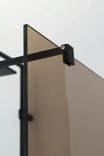 Душевая перегородка CEZARES LIBERTA-L-1-120-BR-NERO 120см стекло тонированное (бронза), профиль черный Душевая перегородка CEZARES LIBERTA-L-1-120-BR-NERO 120см стекло тонированное (бронза), профиль черный