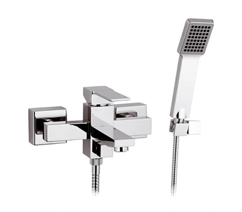 Смеситель для ванны Remer Qubika Q02 Смеситель для ванны Remer Qubika Q02