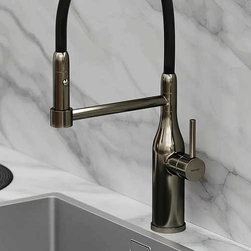 Смеситель для кухни Sancos Pride SC4011GG с гибким изливом, вороненая сталь Смеситель для кухни Sancos Pride SC4011GG с гибким изливом, вороненая сталь