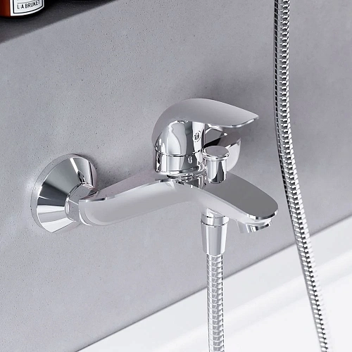 Смеситель для ванны Damixa Eclipse 311000001 хром Смеситель для ванны Damixa Eclipse 311000001 хром