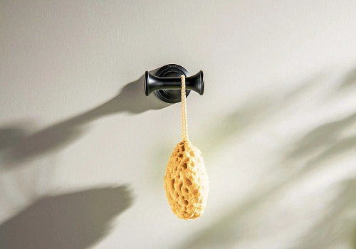 Крючок Aquatek КЛАССИК AQ4502MB черный матовый Крючок Aquatek КЛАССИК AQ4502MB черный матовый