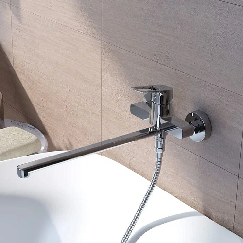 Смеситель для ванны Iddis Spin (SPISBL2i10WA) Смеситель для ванны Iddis Spin (SPISBL2i10WA)