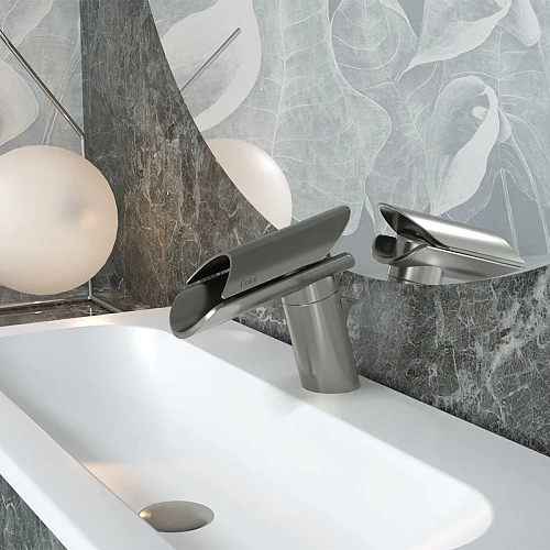 Смеситель для ванны Paini Arena 92CR105THKM с термостатом и аксессуаром Смеситель для ванны Paini Arena 92CR105THKM с термостатом и аксессуаром