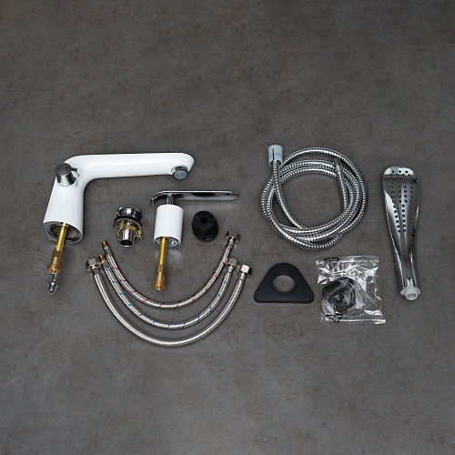 Смеситель на борт ванны Lemark Melange LM4947CW, хром/белый Смеситель на борт ванны Lemark Melange LM4947CW, хром/белый