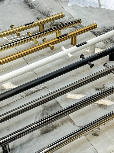 Полотенцесушитель электрический Boheme UNO BRONZE 726-BR Полотенцесушитель электрический Boheme UNO BRONZE 726-BR