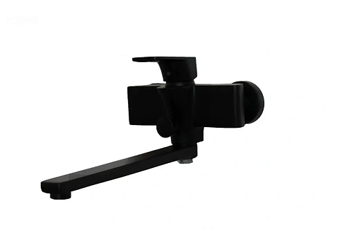 Смеситель для ванны D&K Berlin Technische длинный излив черный (DA1433325) Смеситель для ванны D&K Berlin Technische длинный излив черный (DA1433325)