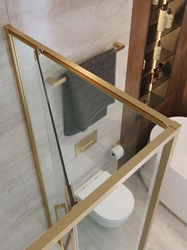 Душевой уголок CEZARES LUX-A-FS-1-90-C-BORO 90x90 см, профиль брашированное золото, стекло прозрачное Душевой уголок CEZARES LUX-A-FS-1-90-C-BORO 90x90 см, профиль брашированное золото, стекло прозрачное