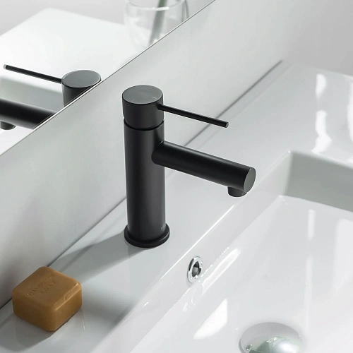 Смеситель для раковины Timo Saona 2361/03F черный Смеситель для раковины Timo Saona 2361/03F черный