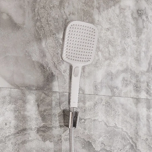 Душевая лейка IDDIS Esper (ESP3FCSi18) квадратная, хром с белым Душевая лейка IDDIS Esper (ESP3FCSi18) квадратная, хром с белым