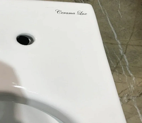 Унитаз подвесной CeramaLux 2199 с сиденьем Унитаз подвесной CeramaLux 2199 с сиденьем