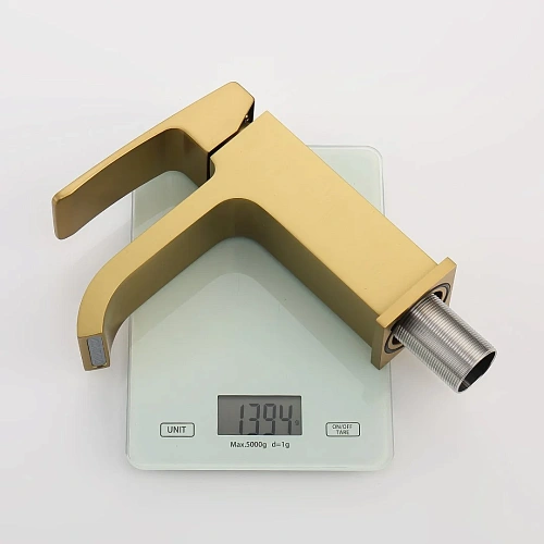 Смеситель для раковины Raglo R02.10.03, золотой сатин Смеситель для раковины Raglo R02.10.03, золотой сатин