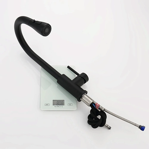 Смеситель для кухни Splenka S203.49.06 с выдвижным изливом, черный Смеситель для кухни Splenka S203.49.06 с выдвижным изливом, черный