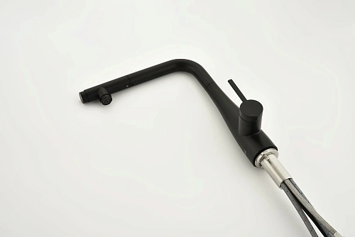 Смеситель для кухни AQUAme Cucina AQM9902MB с выдвижным изливом, черный матовый Смеситель для кухни AQUAme Cucina AQM9902MB с выдвижным изливом, черный матовый