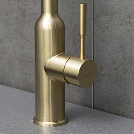 Смеситель для кухни Lemark Expert LM5079LGN с поворотным изливом, светлое золото нано Смеситель для кухни Lemark Expert LM5079LGN с поворотным изливом, светлое золото нано