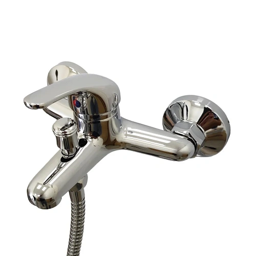 Смеситель для ванны Paini Roma 02CR105 с аксессуаром Смеситель для ванны Paini Roma 02CR105 с аксессуаром